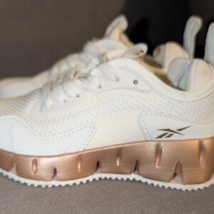 Reebok White Sneakers with Rose Gold Sole